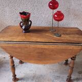 Round solid wood table 4 legs