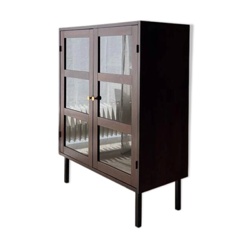 Vitrine du milieu du siècle en bois foncé avec verre