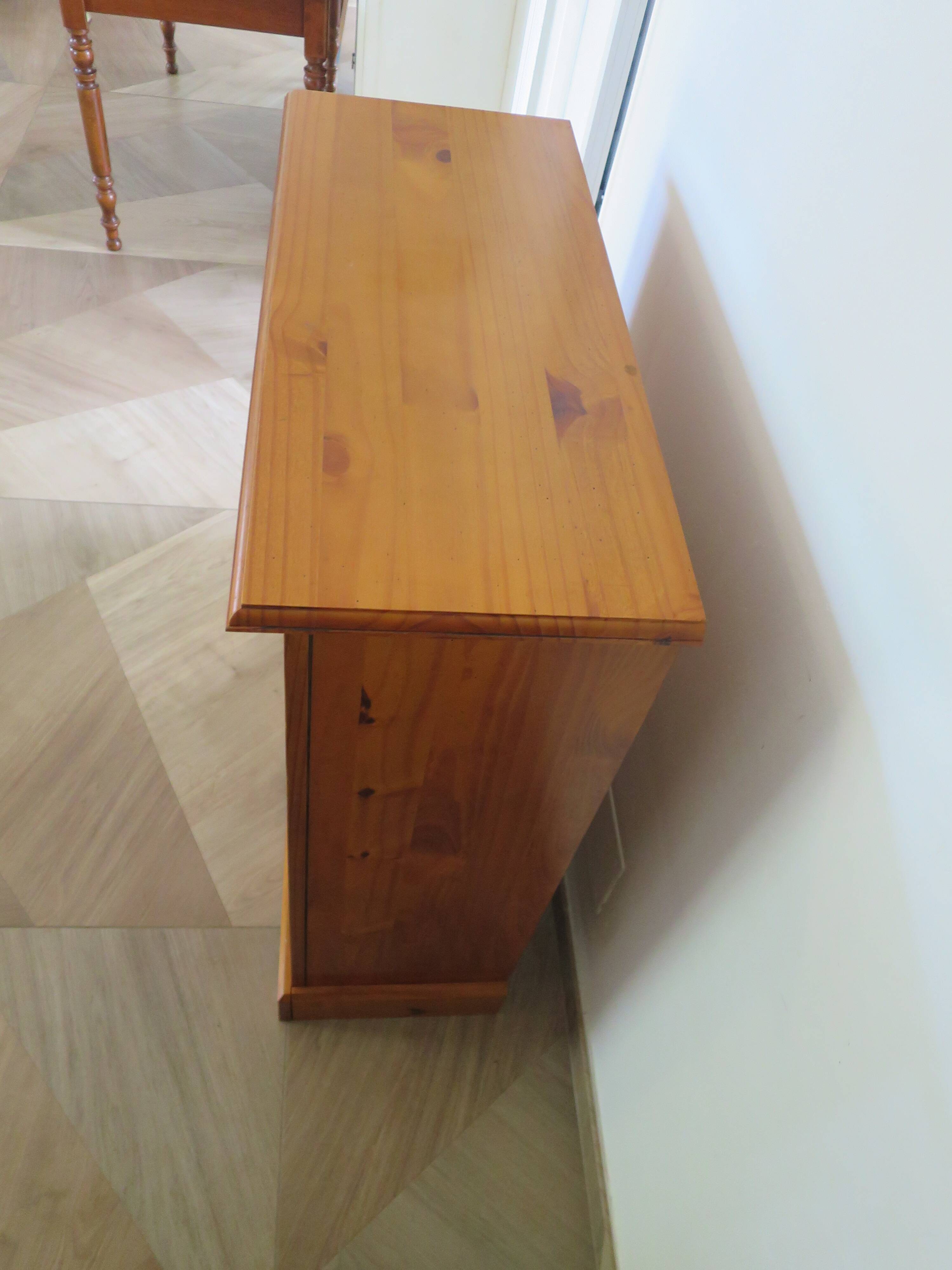 Solid wood bookshelf