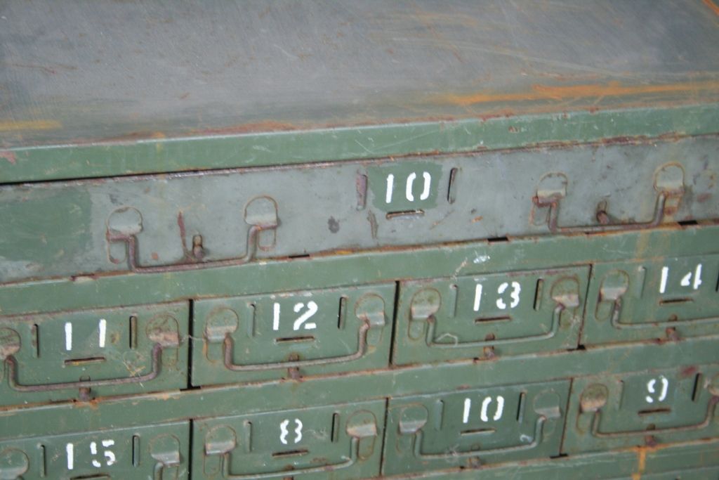 Furniture industrial metal business of the army, 21 drawers locker