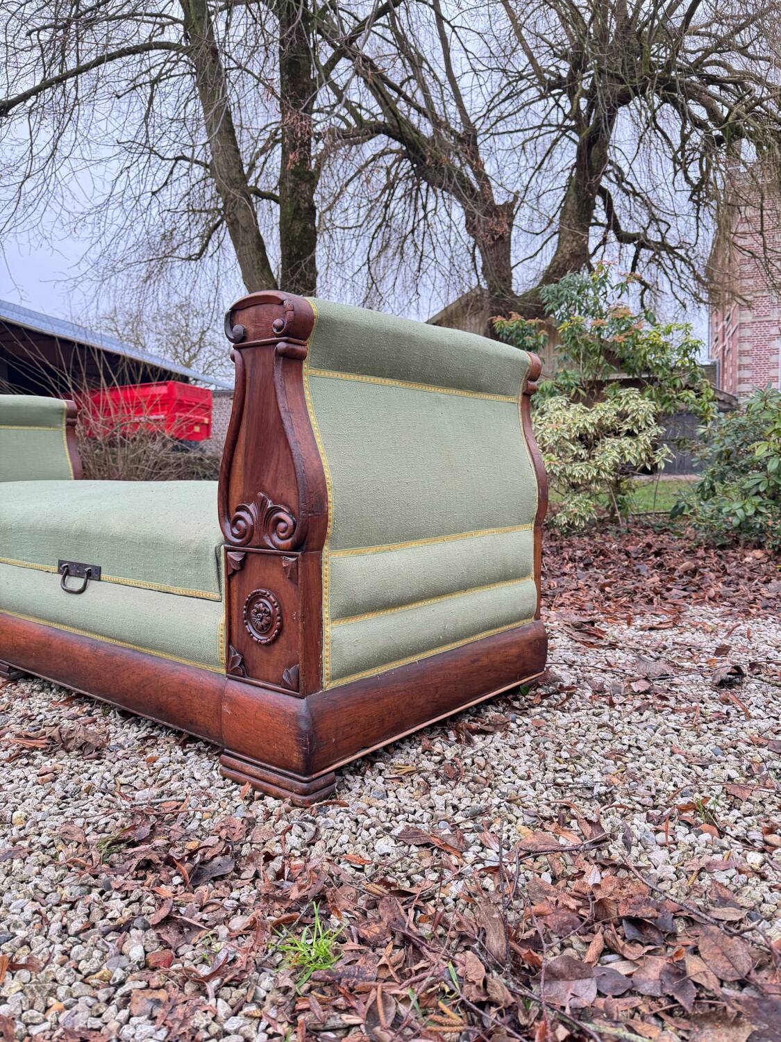 Banquette, lit de repos formant coffre en acajou d’époque restauration
