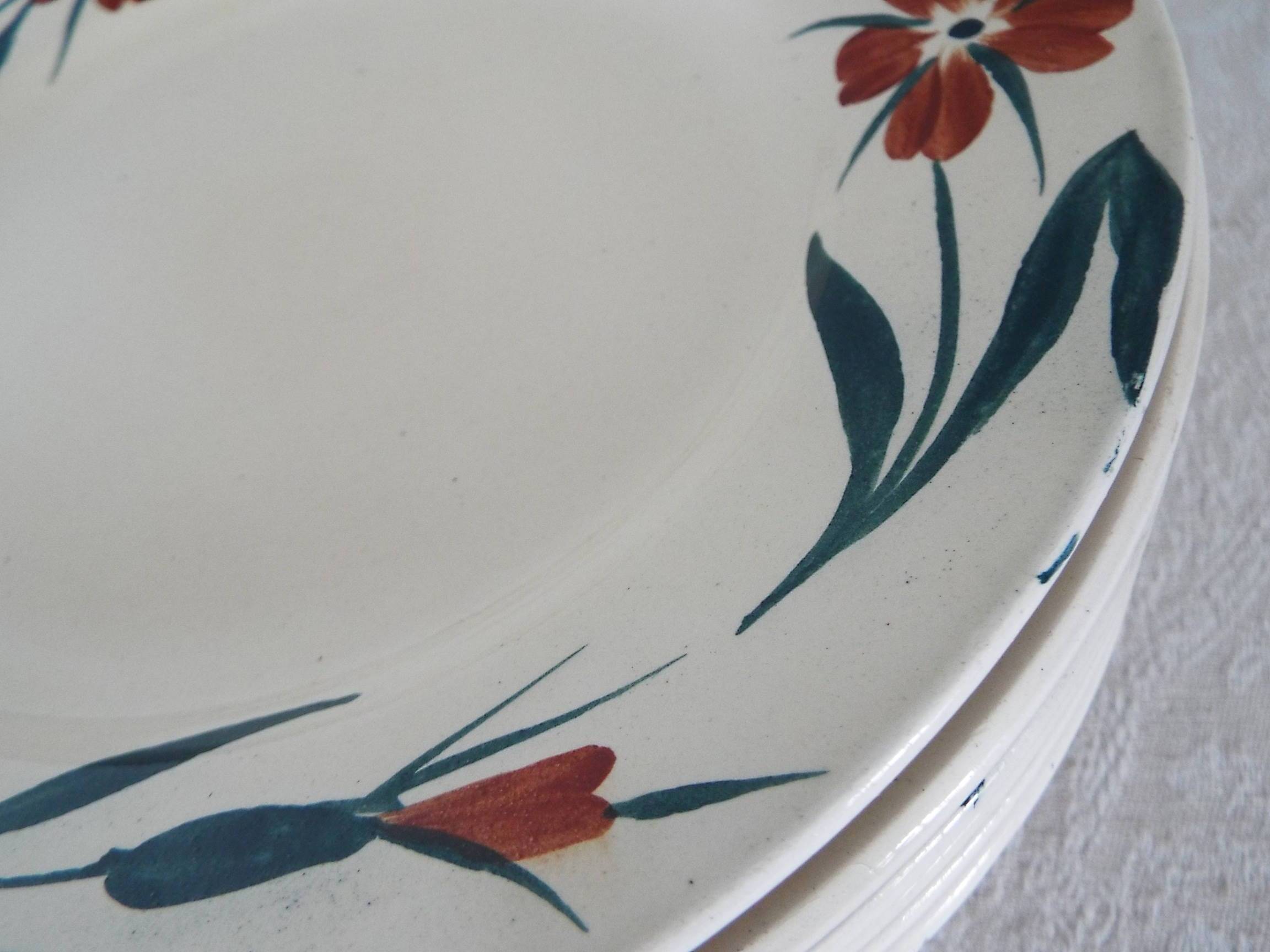 8 flat plates Terre de Fer Longchamp model Christiane