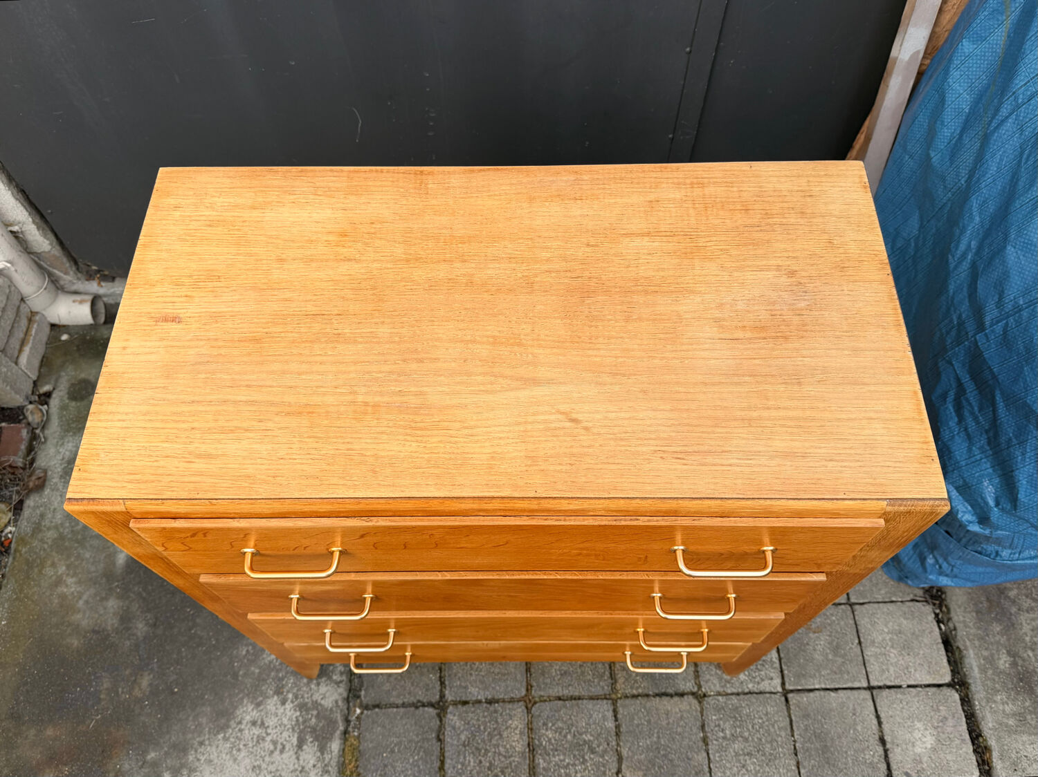 Vintage chest of drawers with tapered legs, solid raw oak, 1960.