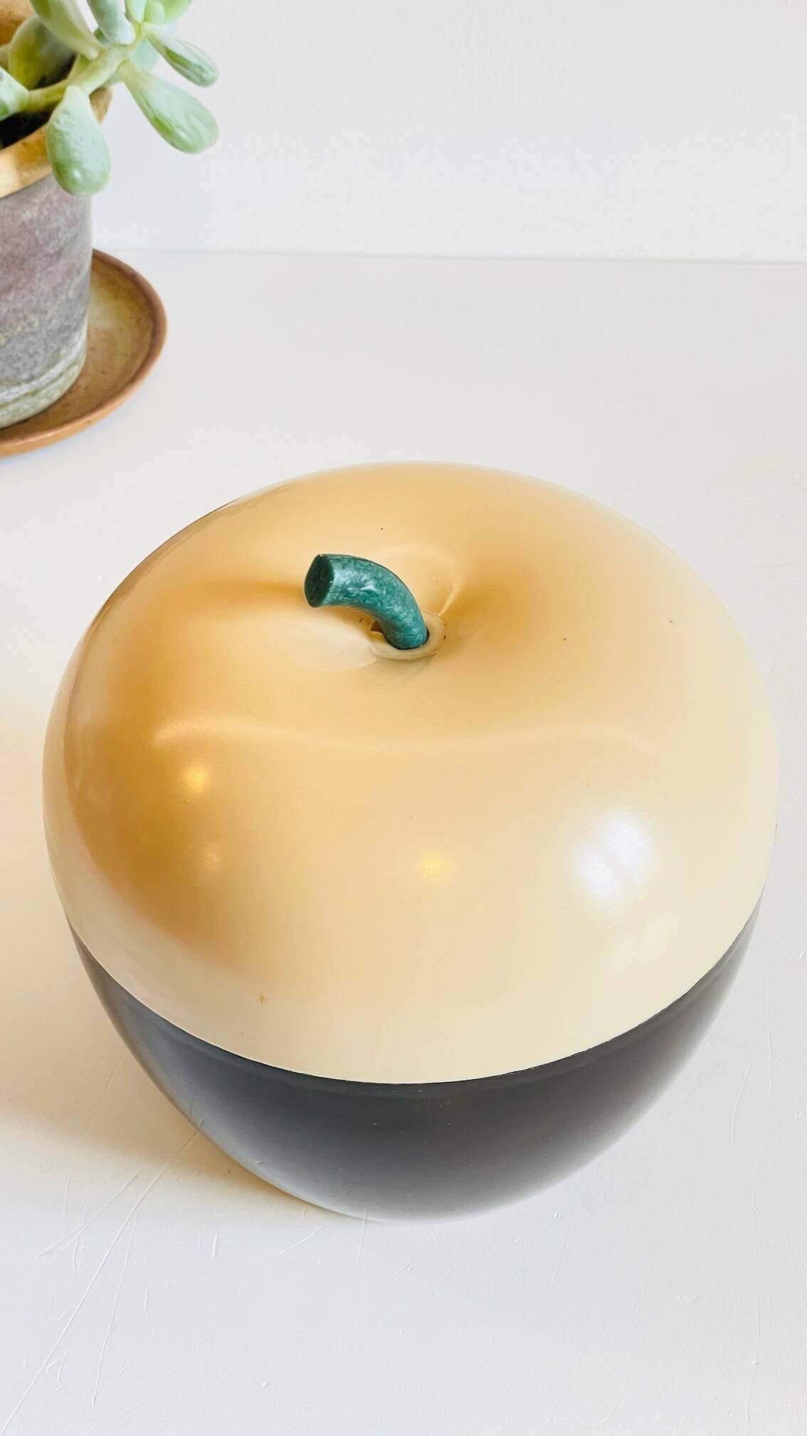 Vintage 70's decorative ice cube apple