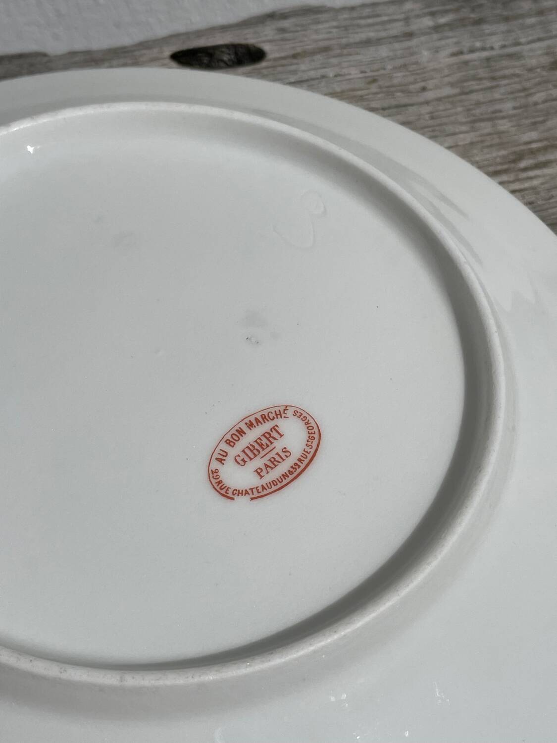 4 monogrammed dessert plates