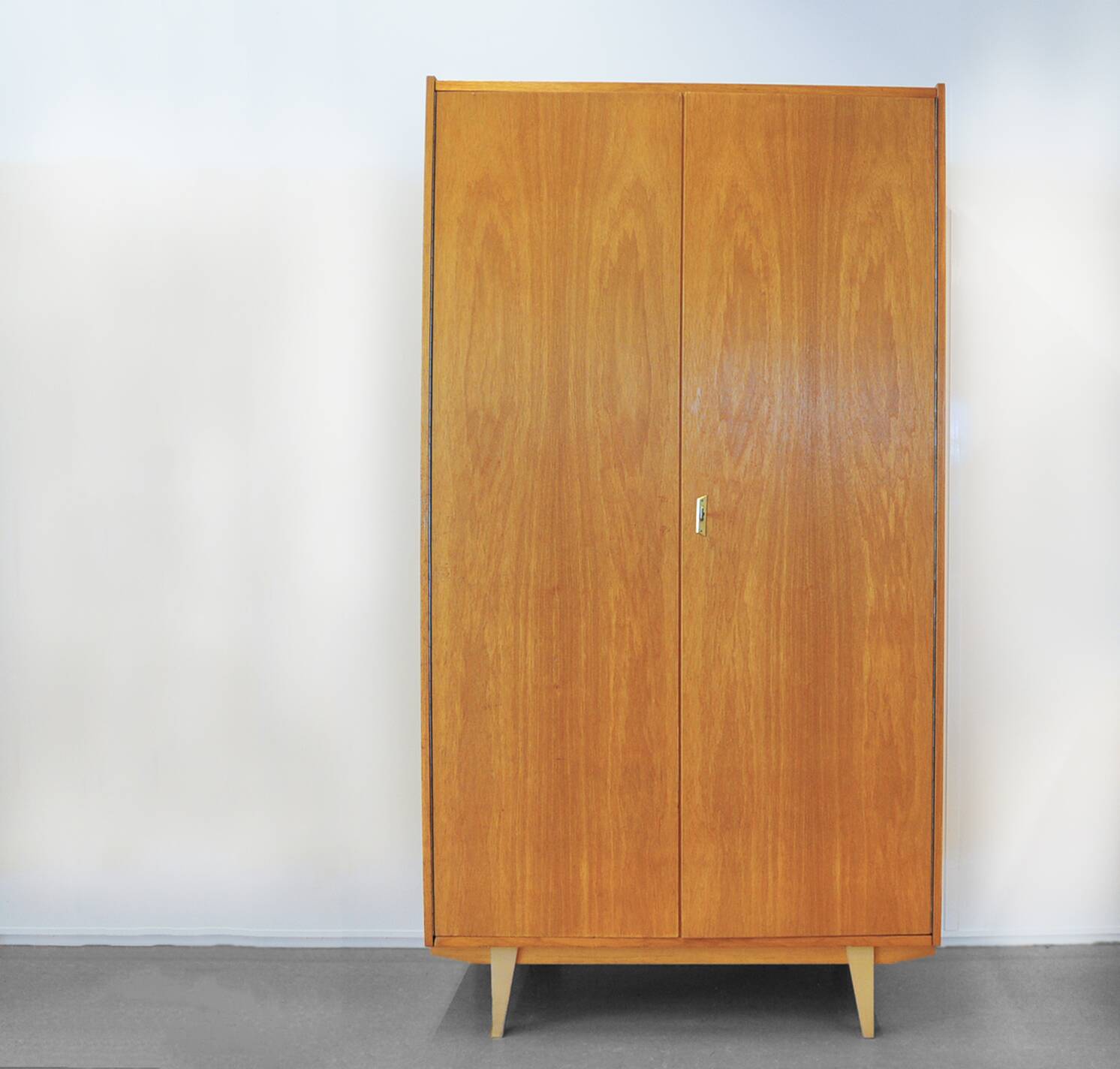 Light wood wardrobe, 1960s