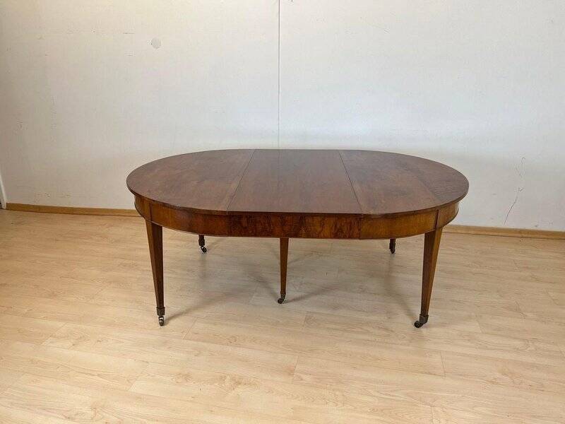 Swiss Biedermeier Extendable Dining Table in Walnut and Brass, 1820s