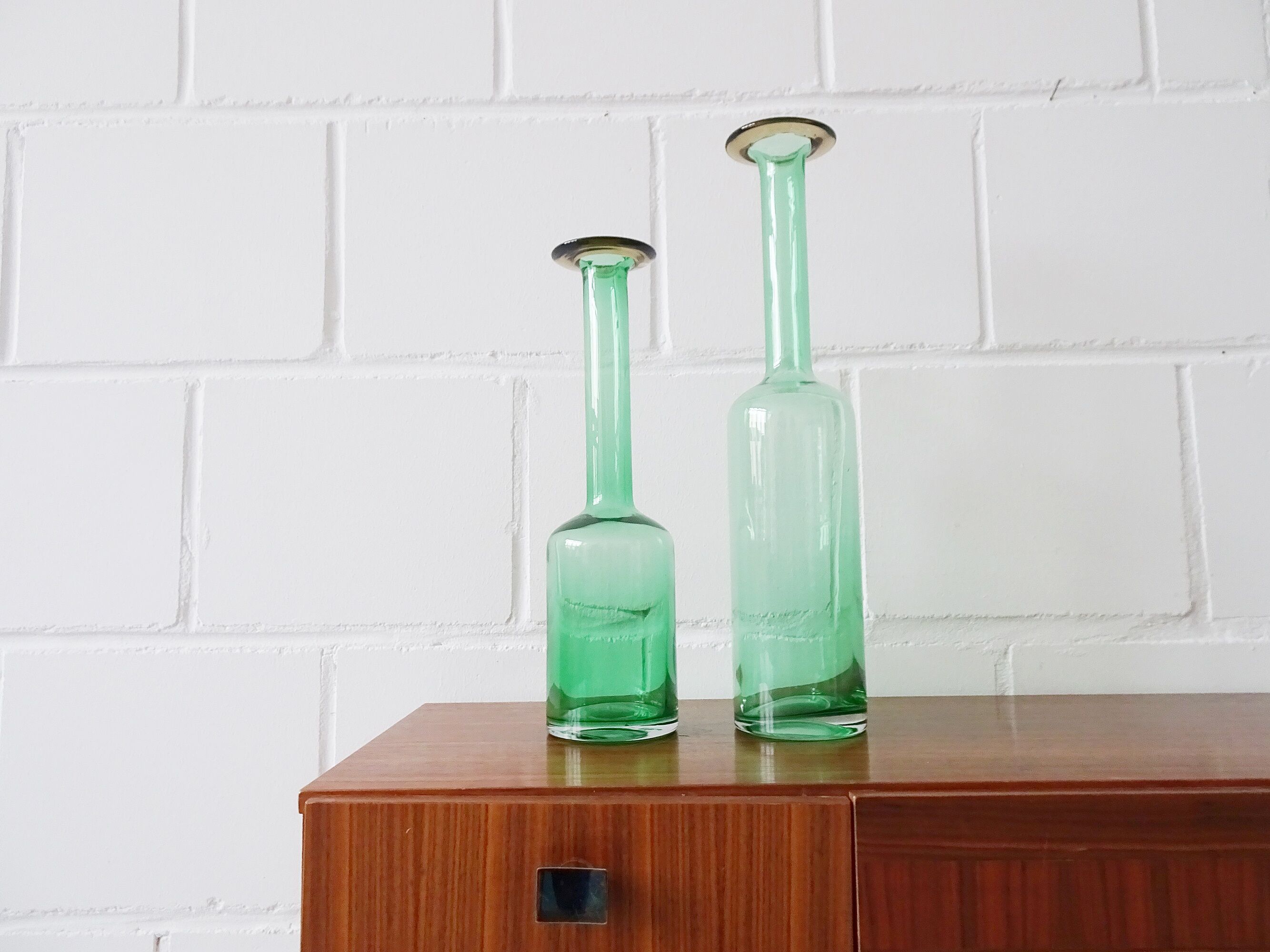 Vases bouteilles en verre vert de Villeroy et Boch