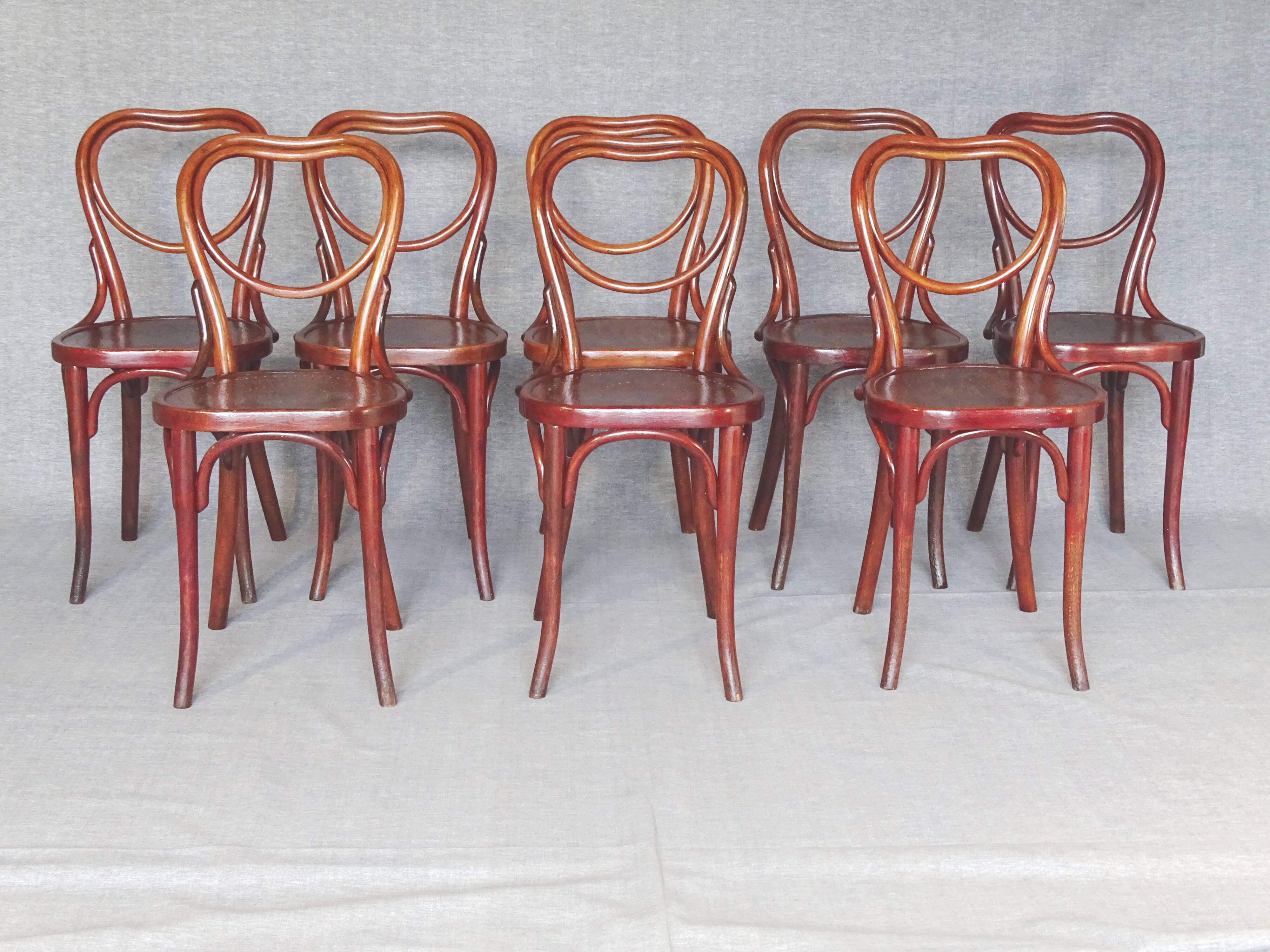 Set of two chairs Thonet n°28 heart, perforated wood seat -1903