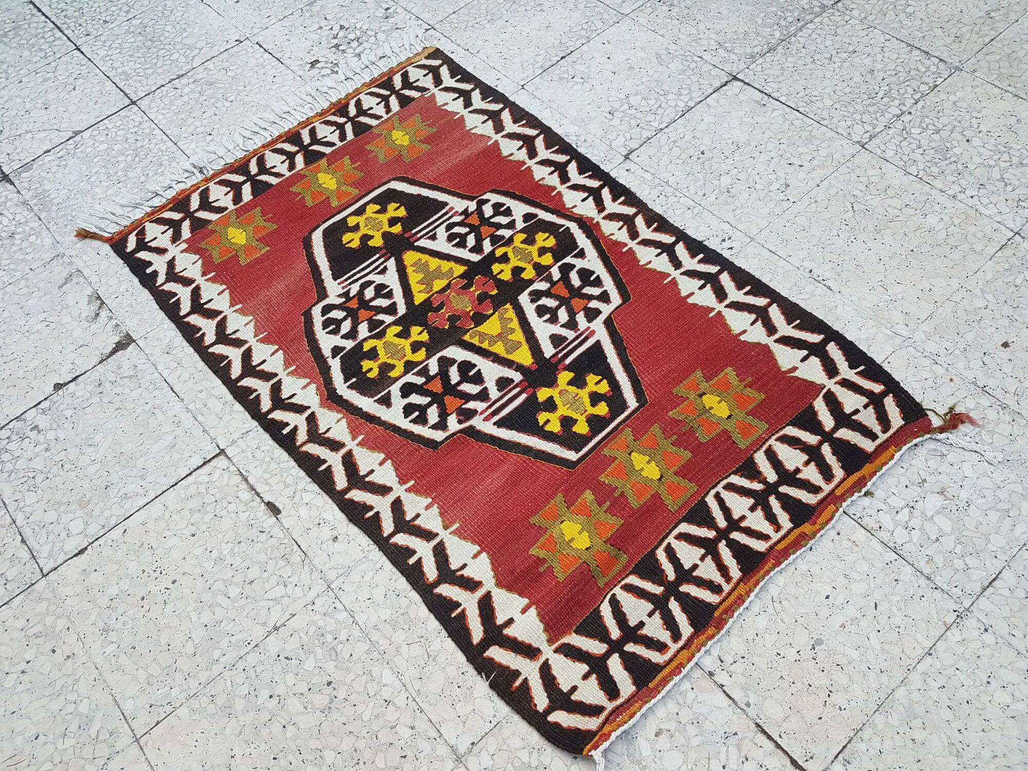 Kilim turc vintage tissé main 79x127 cm