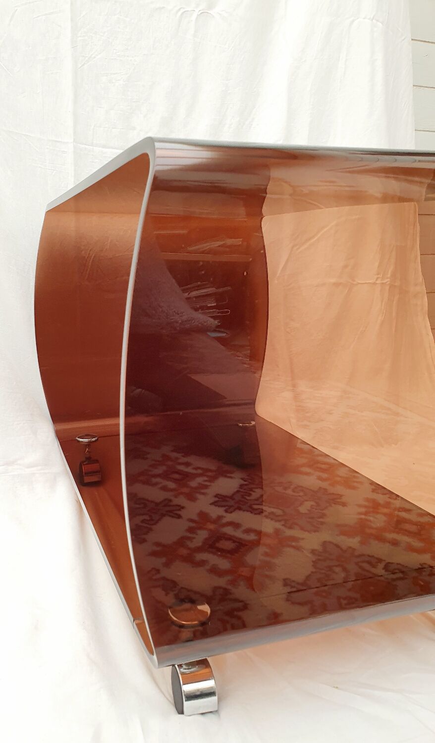 Meuble d'appoint en plexiglas fumé marron
