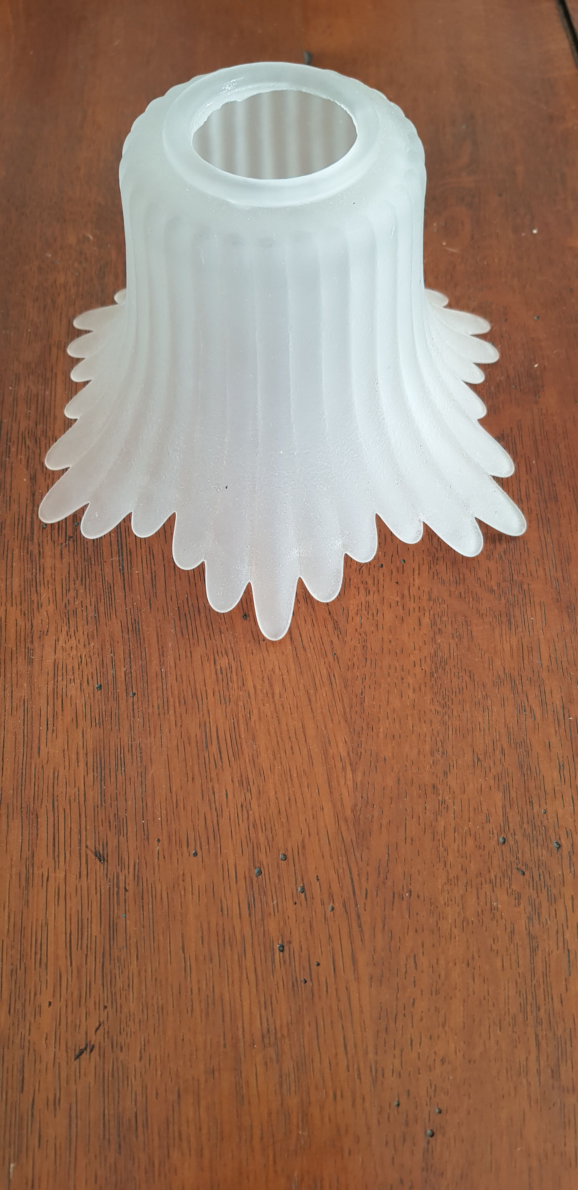 Lot of 5 globes old art deco frosted glass