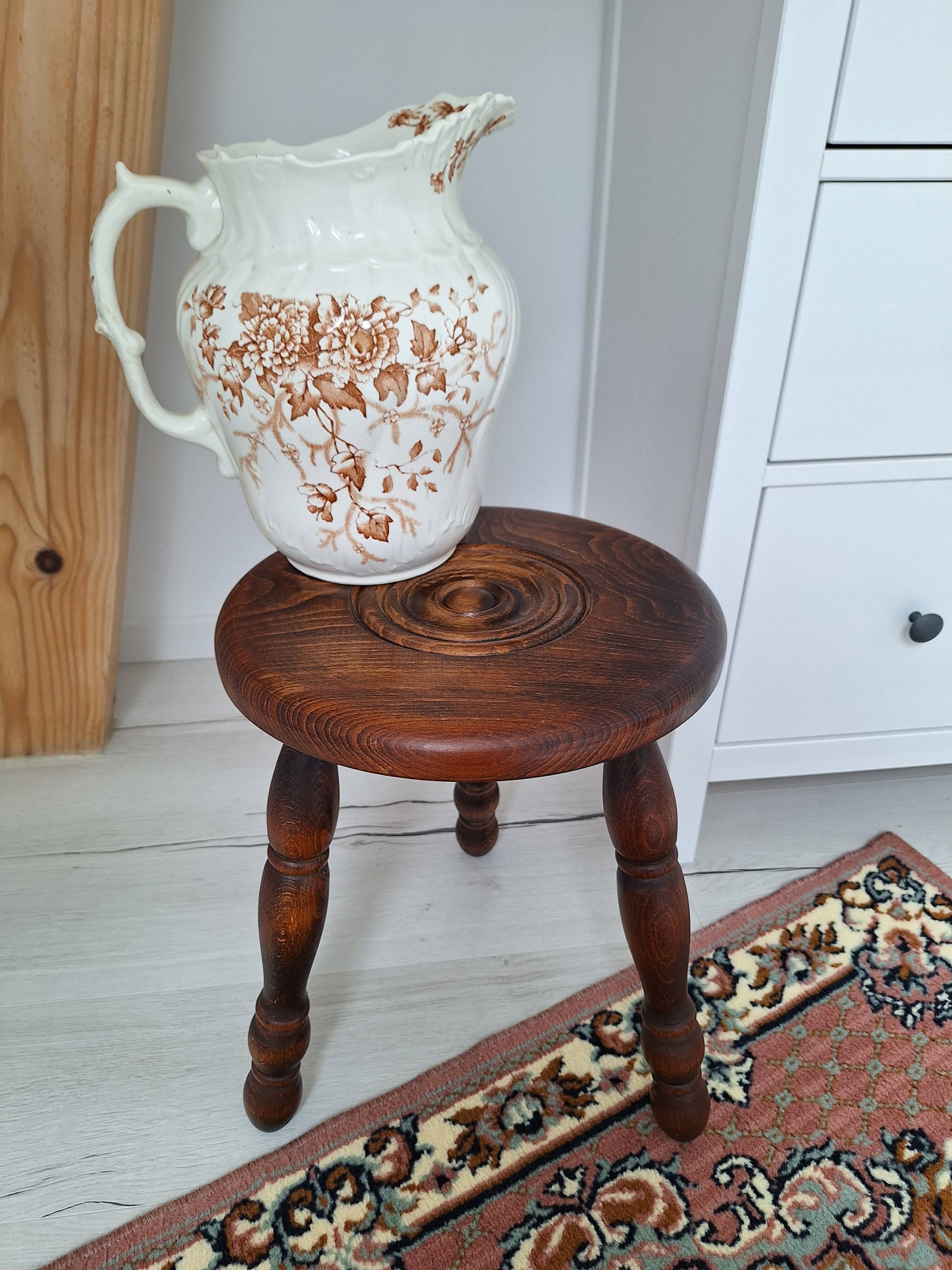 Vintage tripod stool
