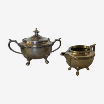 Sugar bowl and milk jug set