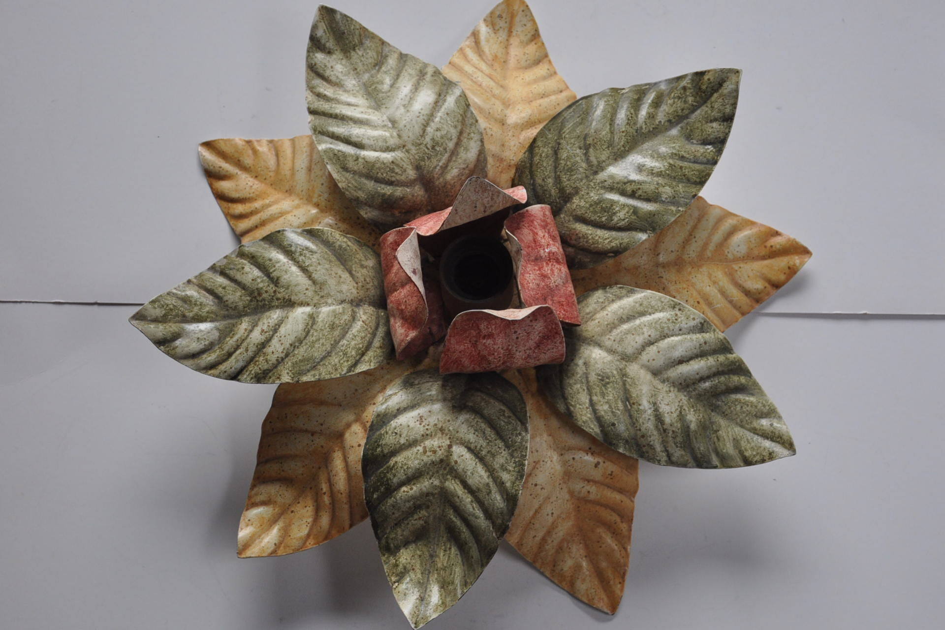 Flower shaped vintage wall sconce