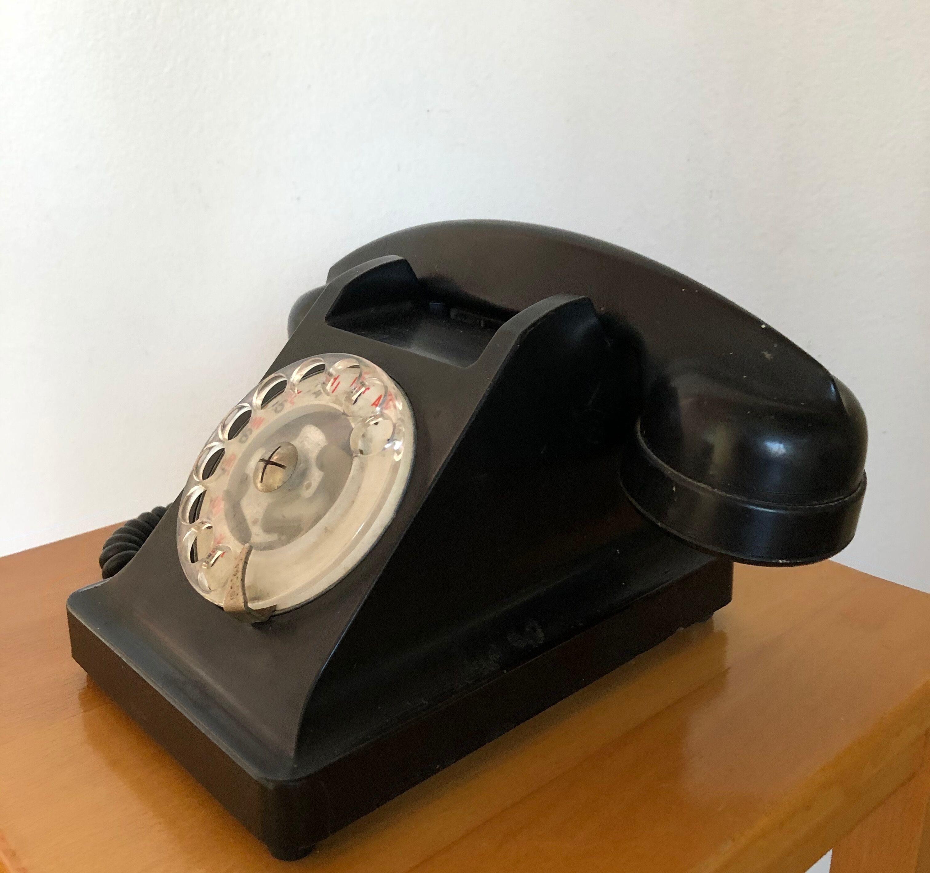 Old phone in bakelite