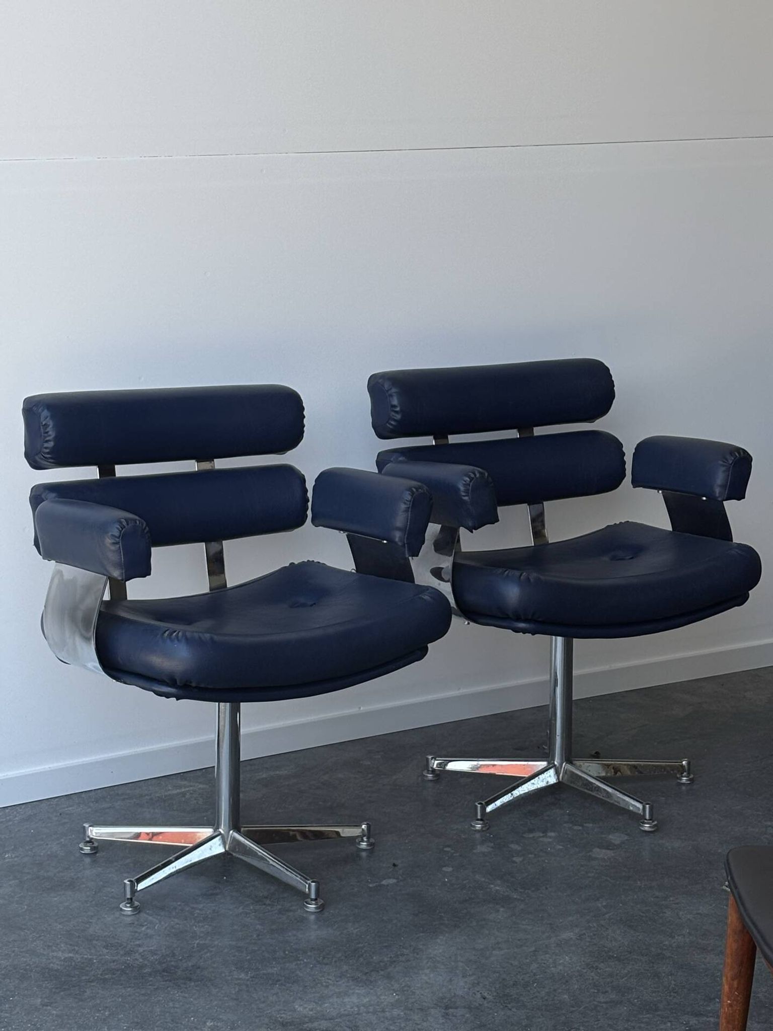 Pair of Italian Space Age lounge chairs, 1970