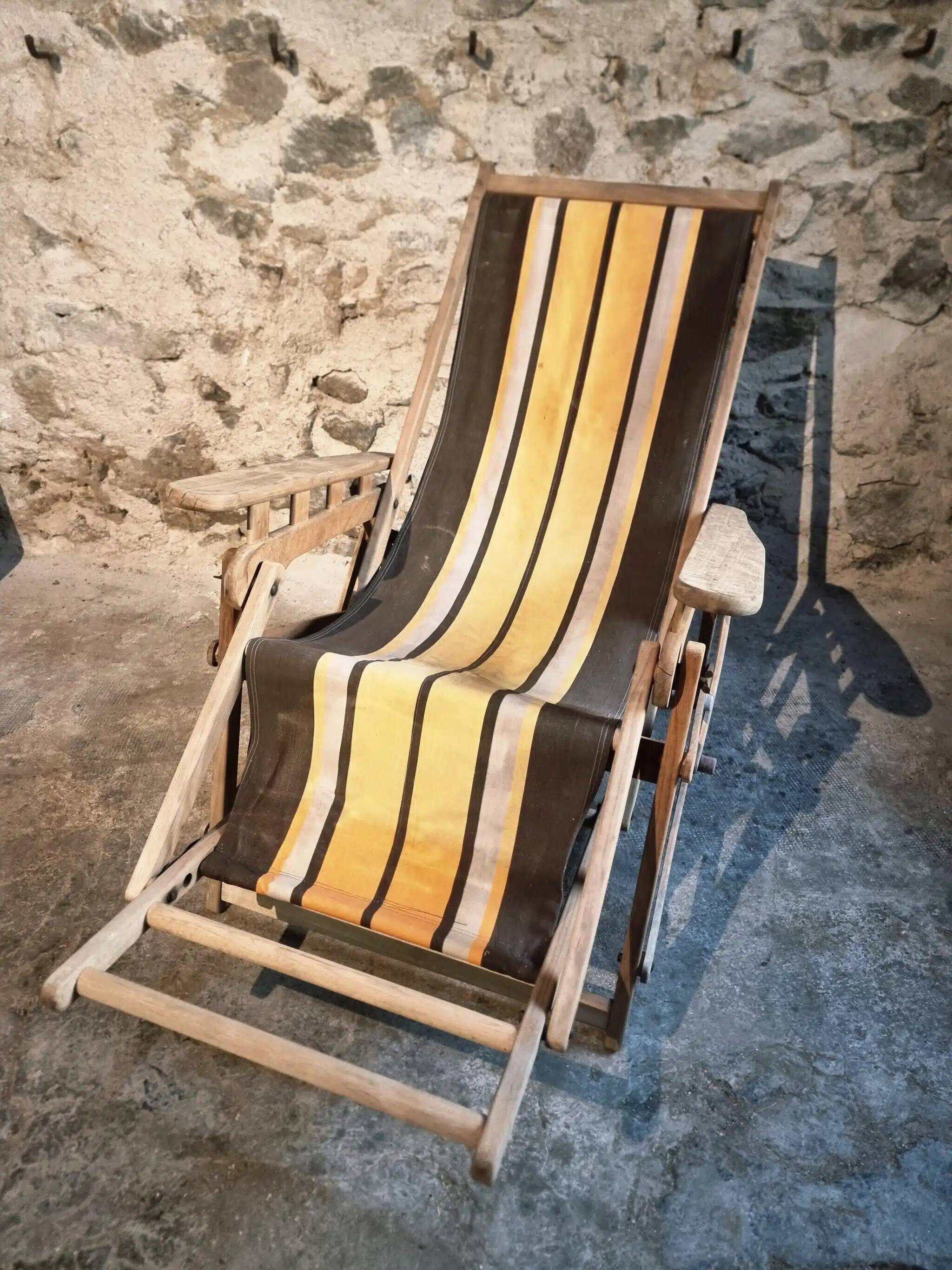 Vintage French folding lounge chair – 1950s/60s in beech with striped canvas, adjustable recliner