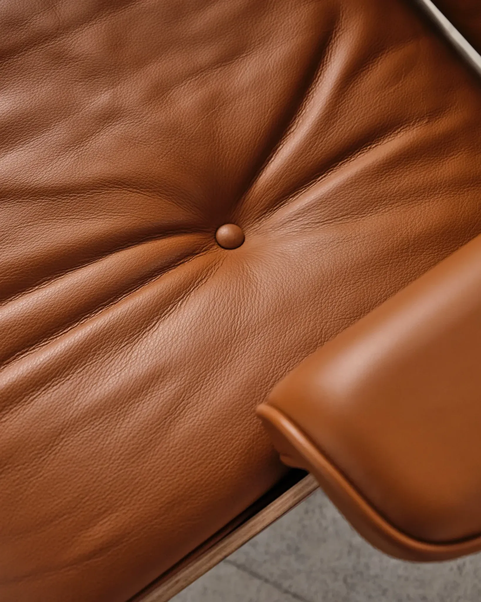 Lounge Chair and ottoman in rosewood by Charles & Ray Eames, Vitra
