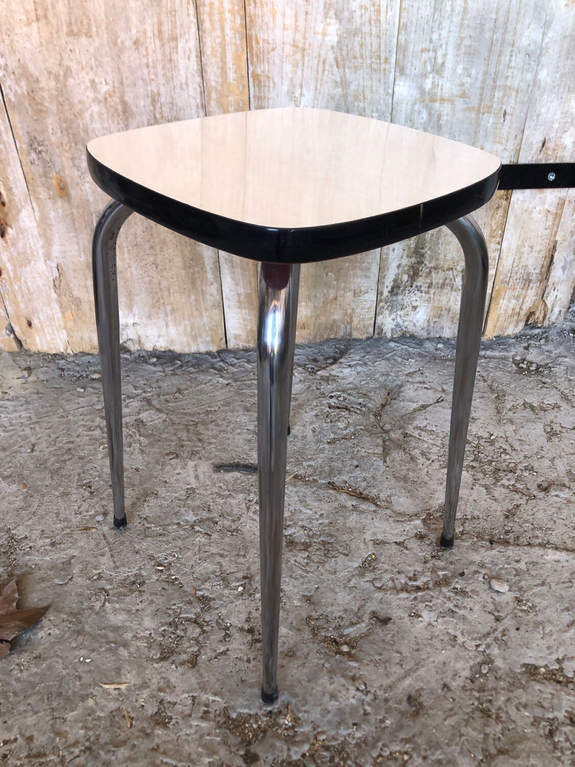 Tabouret formica blanc pieds compas metal chromé vintage