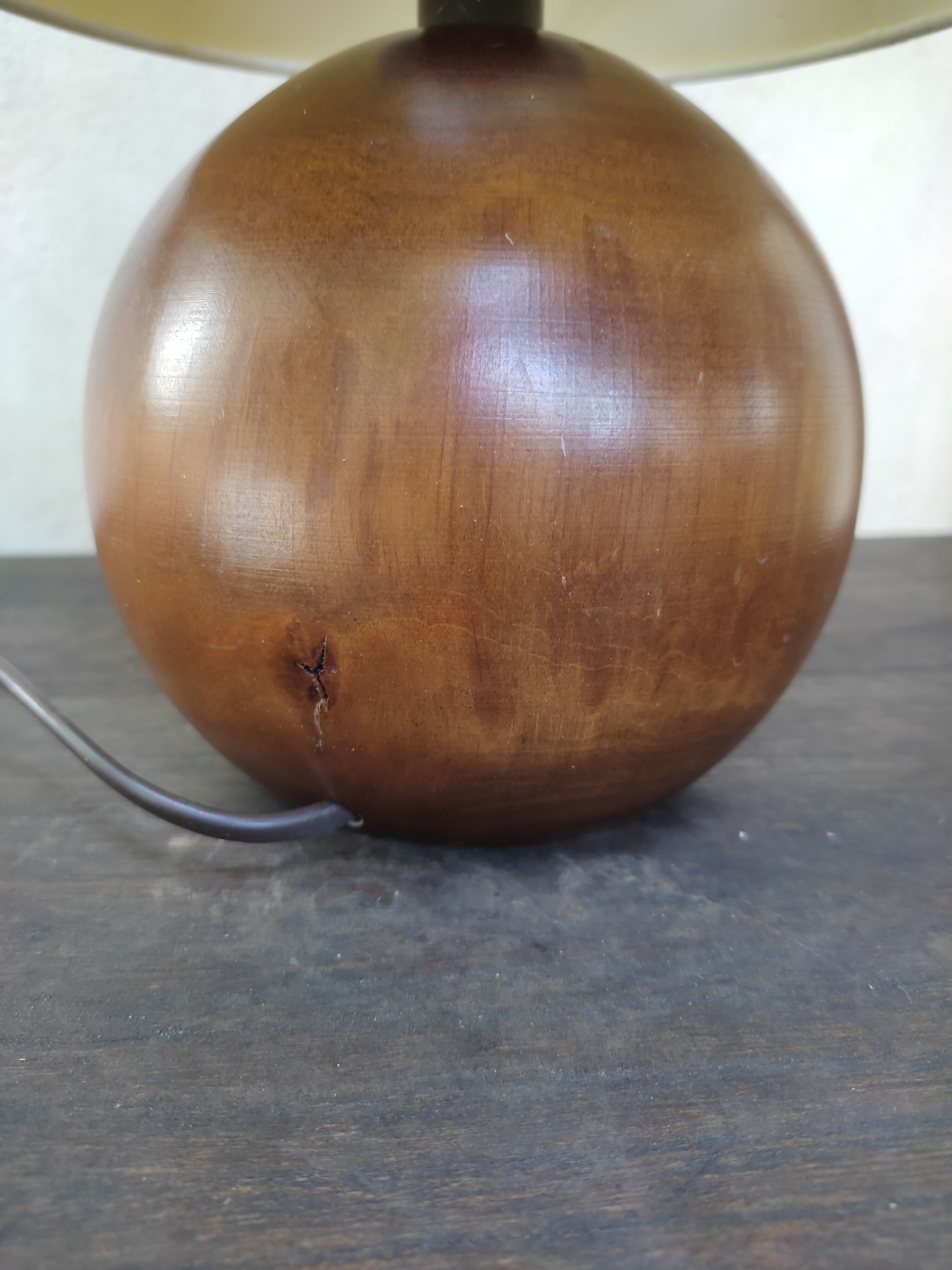 Wooden ball lamp