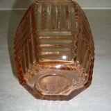 Vase geometric patterns in art-deco pink molded glass
