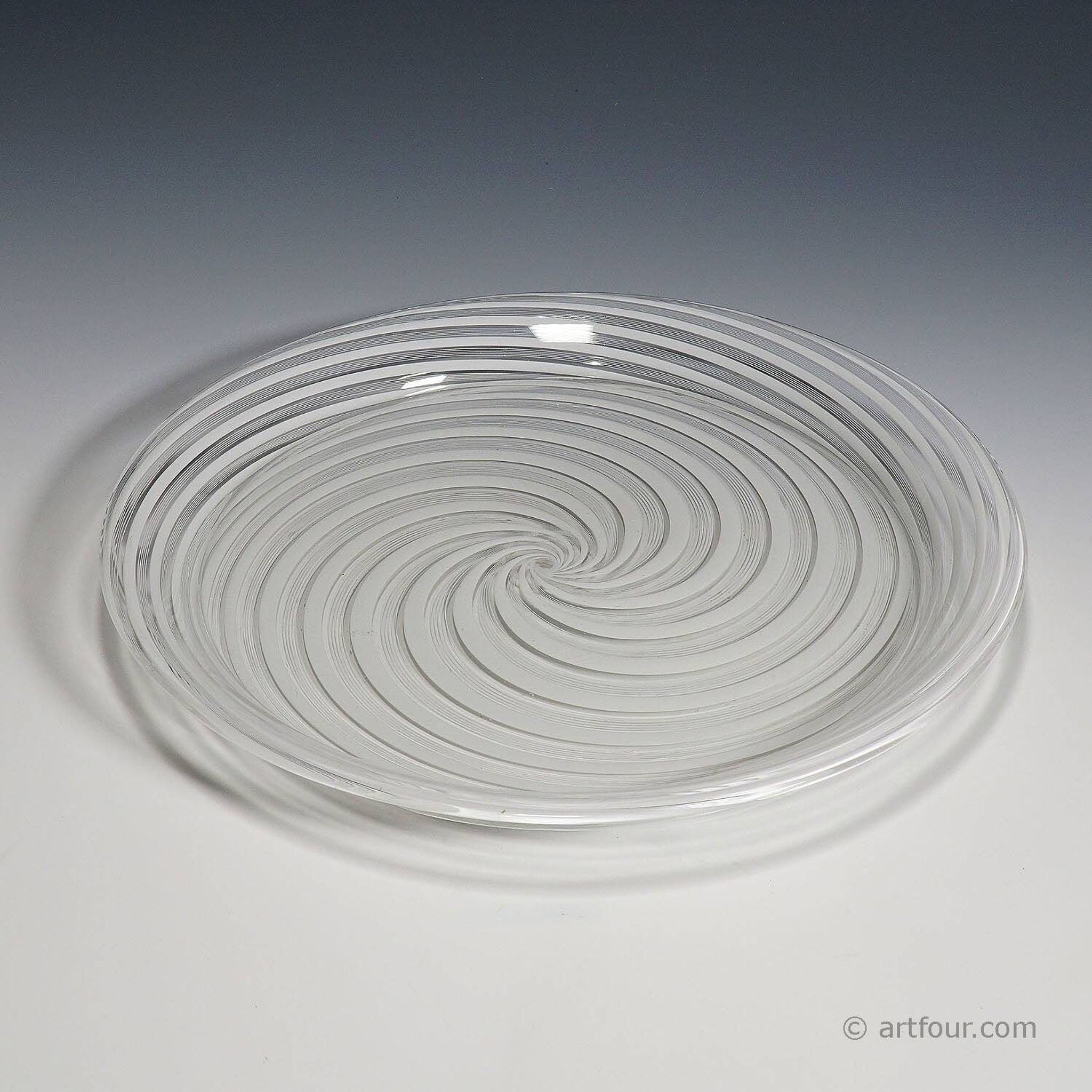 Large Murano glass art plate with filigree from the 19th century.