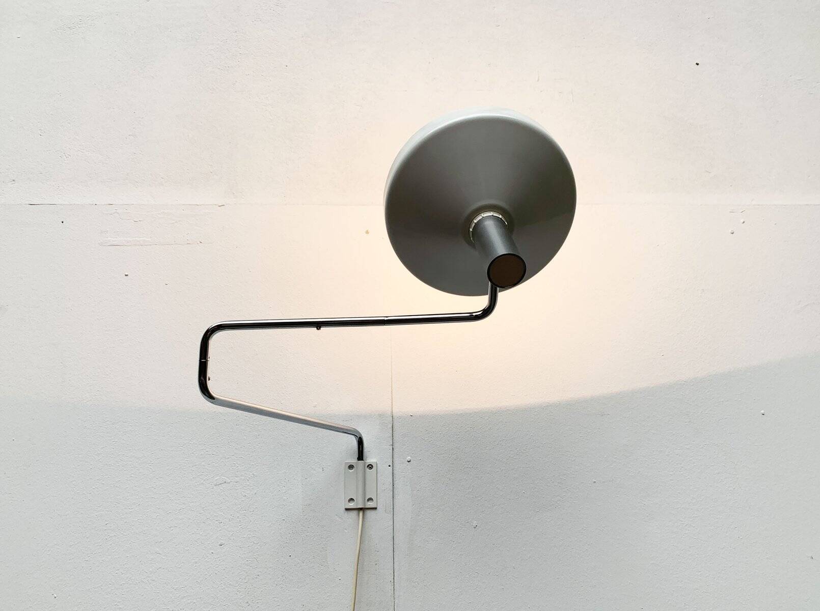 Swiss wall lamp Pentarkus mid-century by Rosemarie and Rico Baltensweiler for Baltensweiler, 1950s.