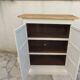Meuble, buffet peint en beige, plateau en bois brut