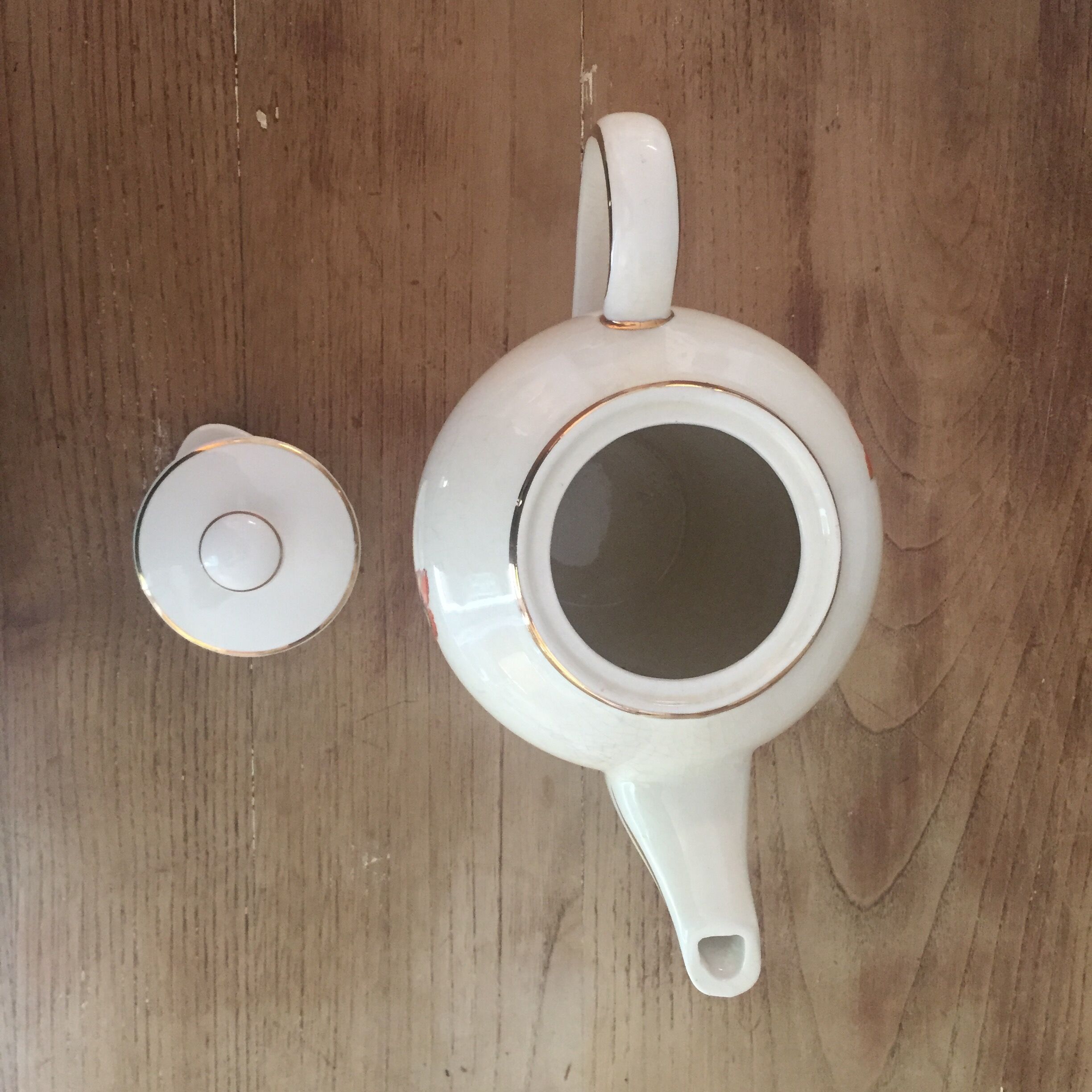 Tea or coffee service poppies