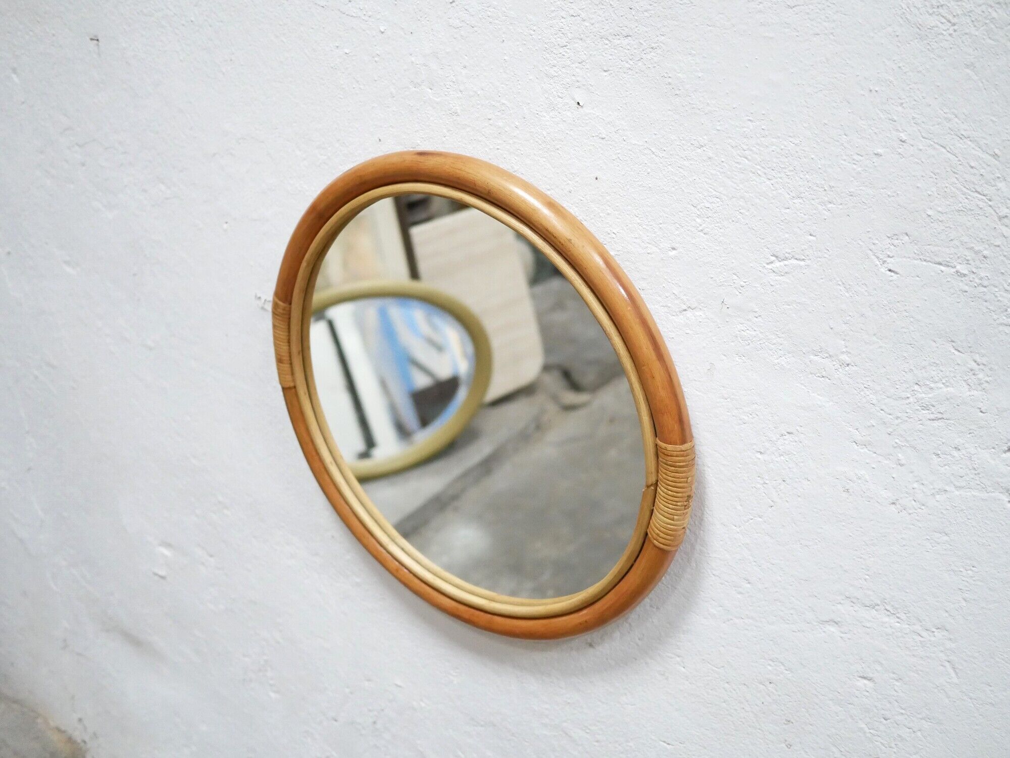 Miroir rond vintage en bambou et rotin 57cm x 57cm