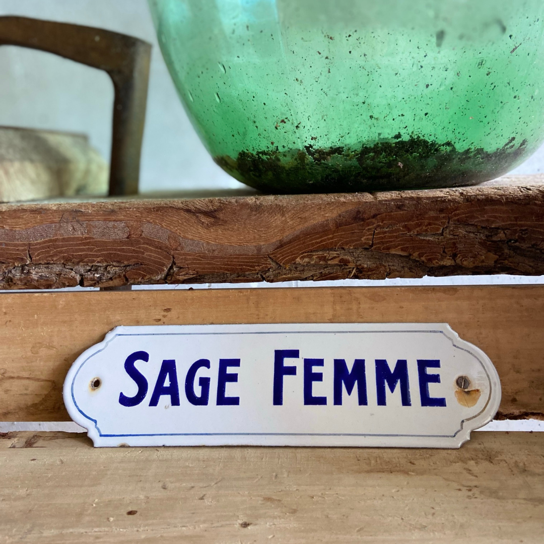 Enamelled plate "midwife"