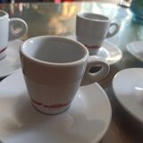 Lot de tasses à café et sous tasses