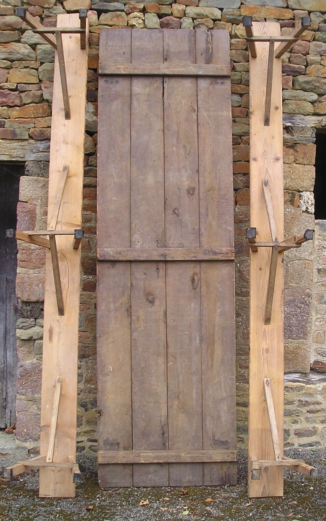 Rustic tray table with 2 trestles and 2 benches