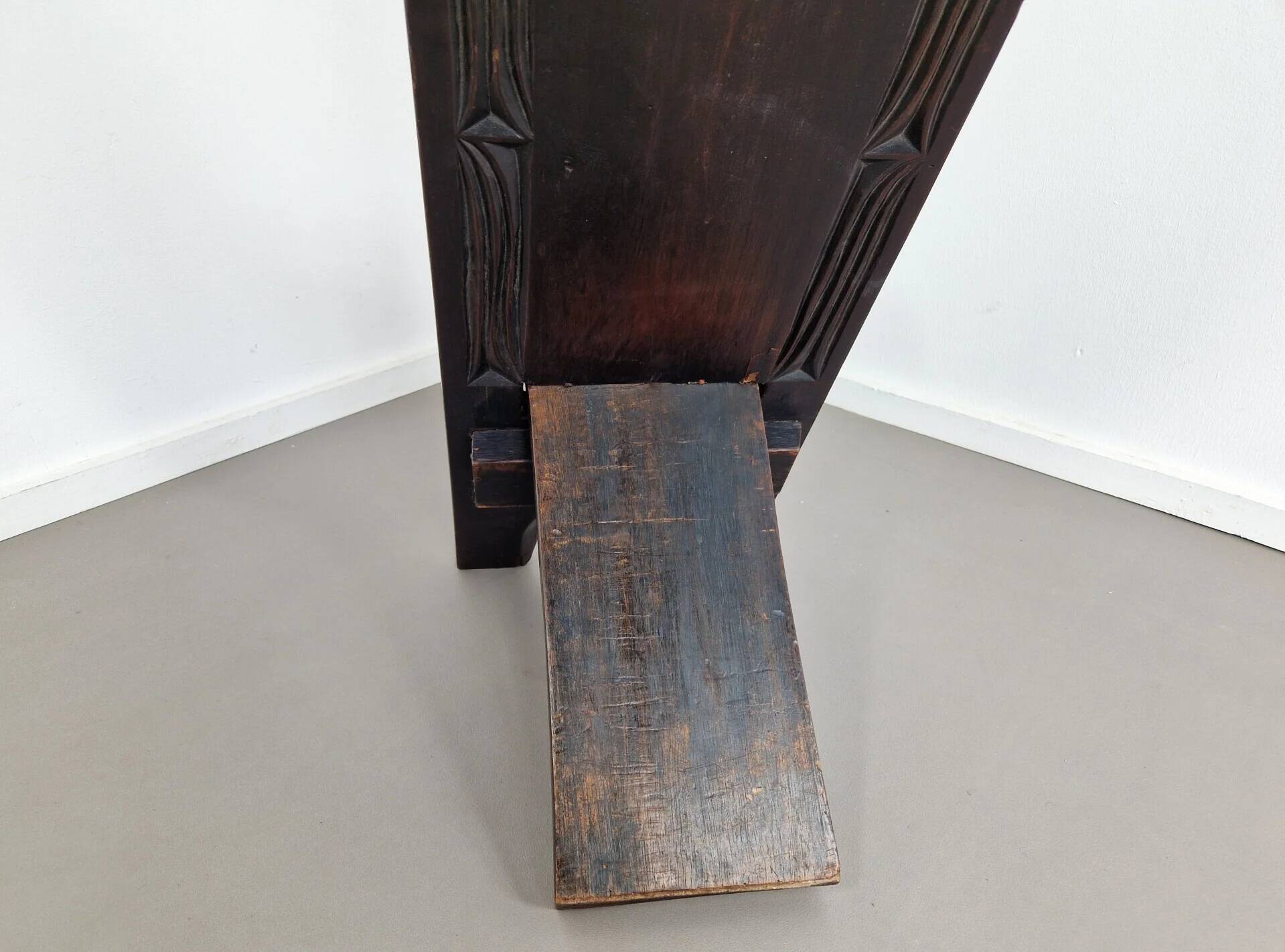 African 'Palaver' chair | 20th century