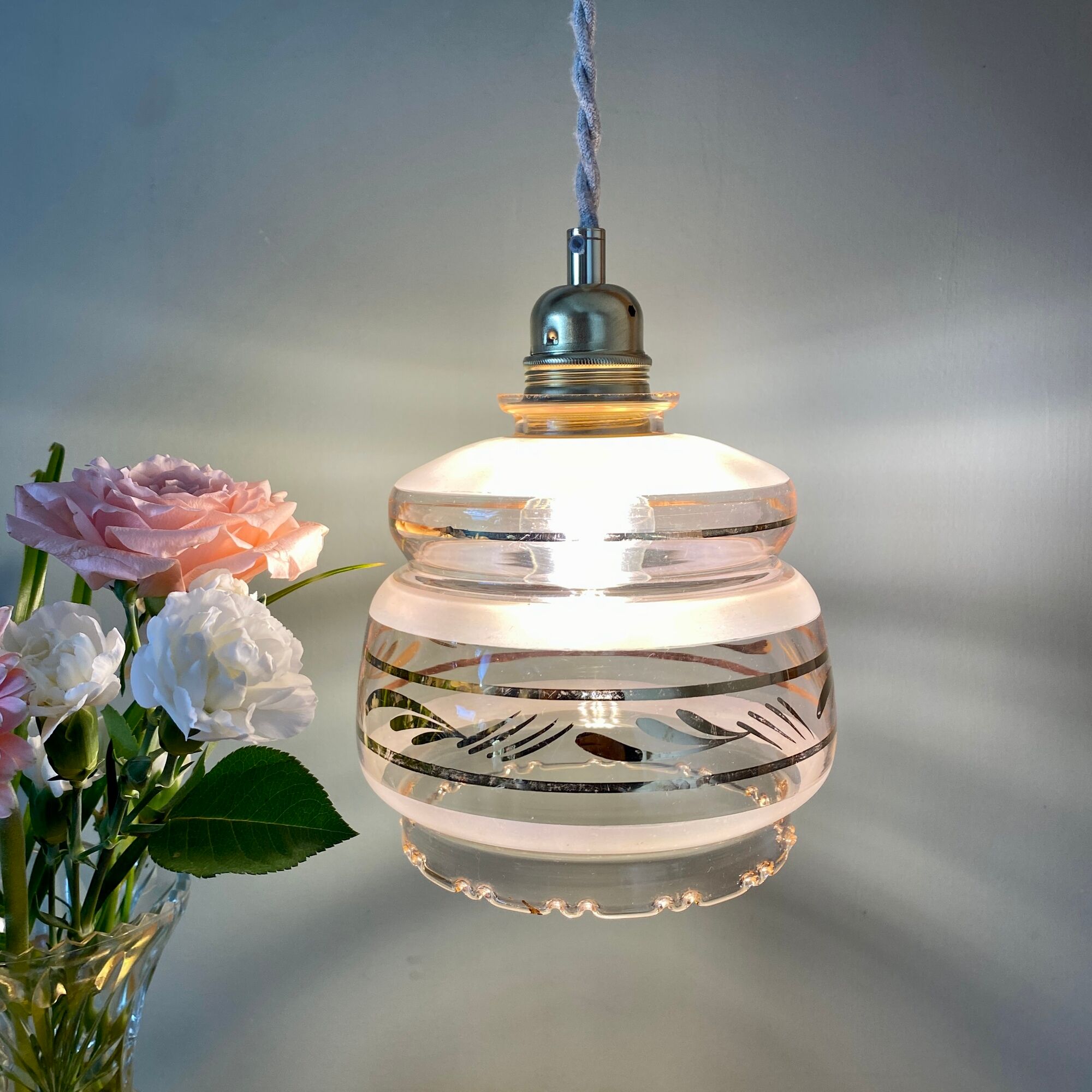 Suspension tulipe vintage art déco en verre rose et doré