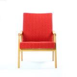 Ensemble de 2 fauteuils du milieu du siècle en hêtre clair & tissu rouge par Interier Praha, Tchécoslovaquie 1971