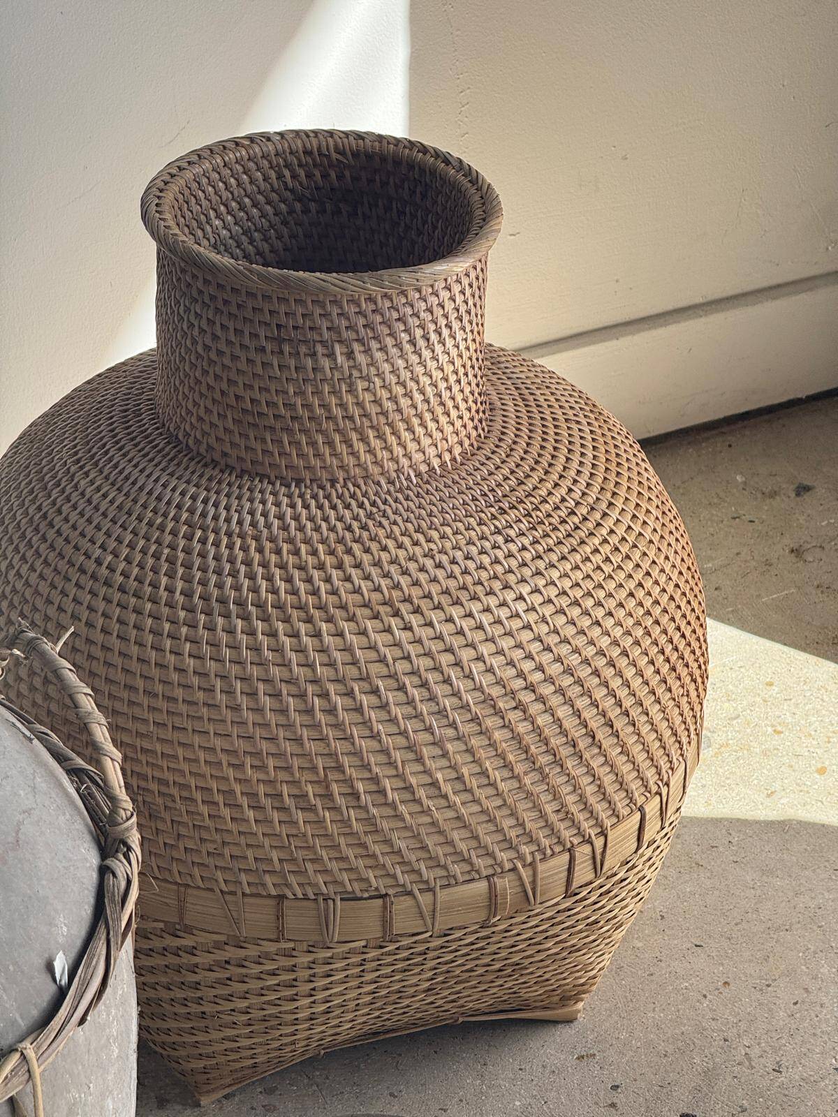 Basket jar in traditional Indonesian wickerwork H48 D40
