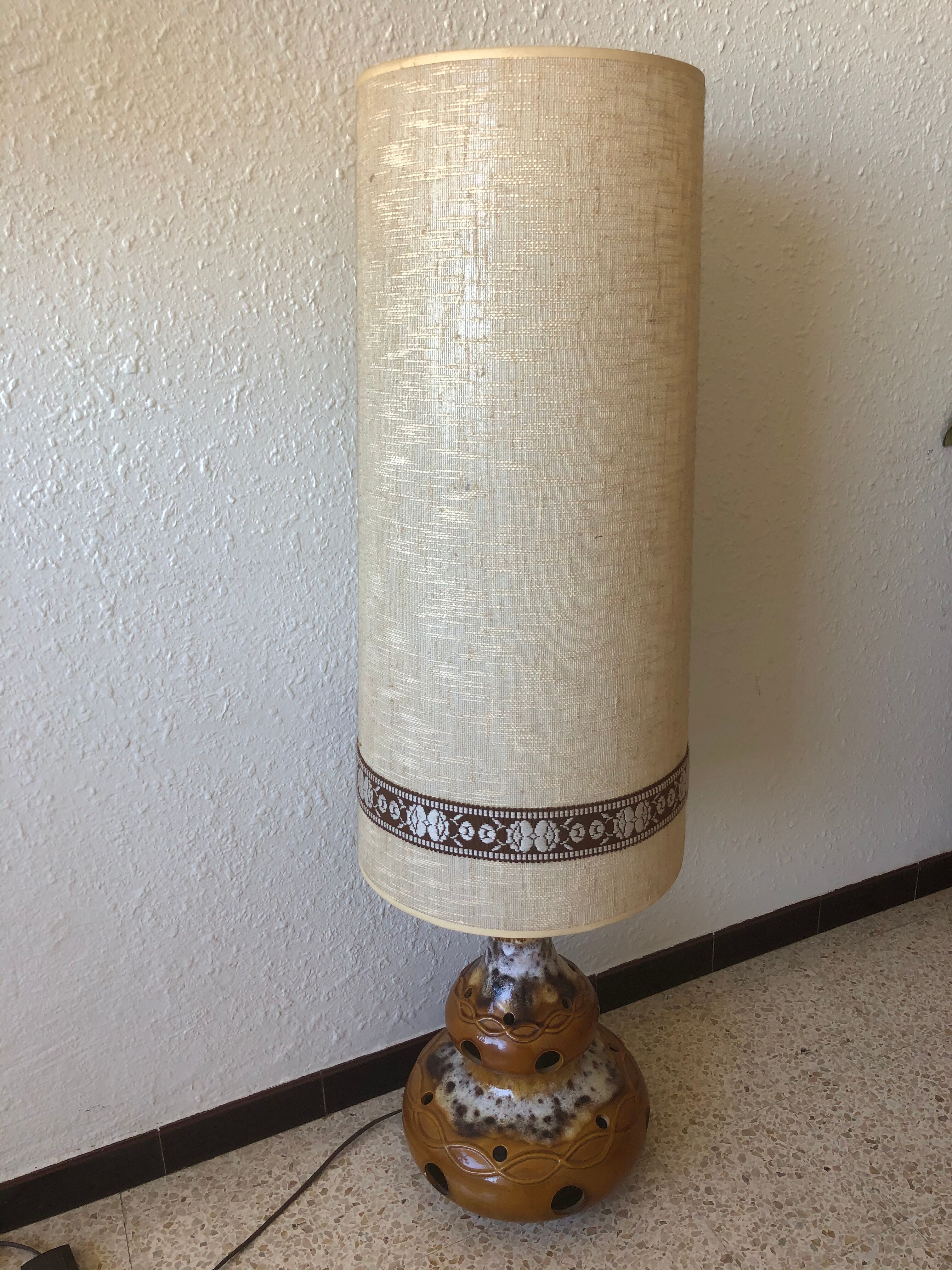 Seventies lamp in cermal