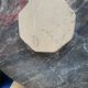 Table basse en marbre de Carrare forme organique