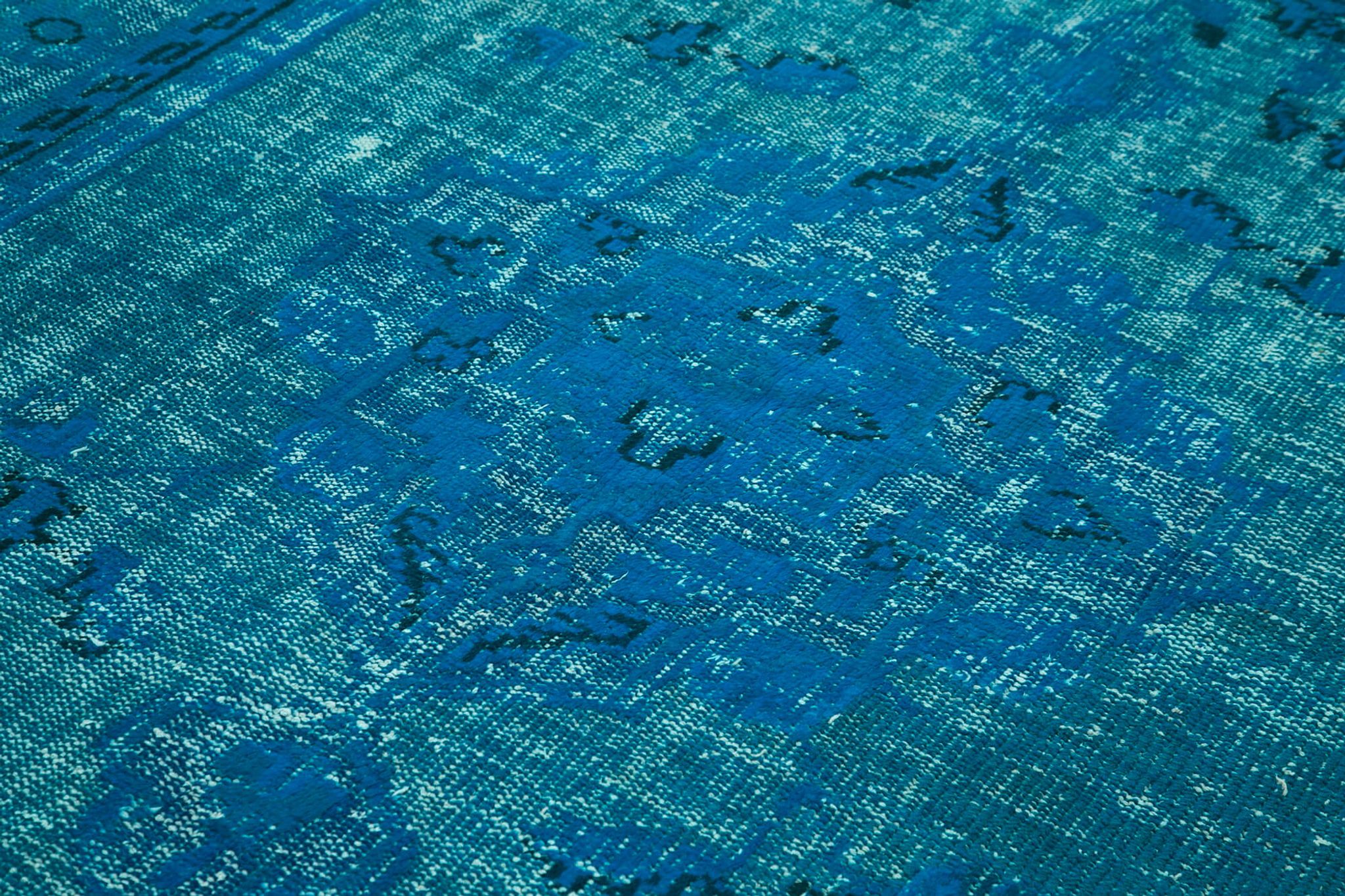 Handmade hi-low pile oriental 1970s 201 cm x 291 cm turquoise carpet