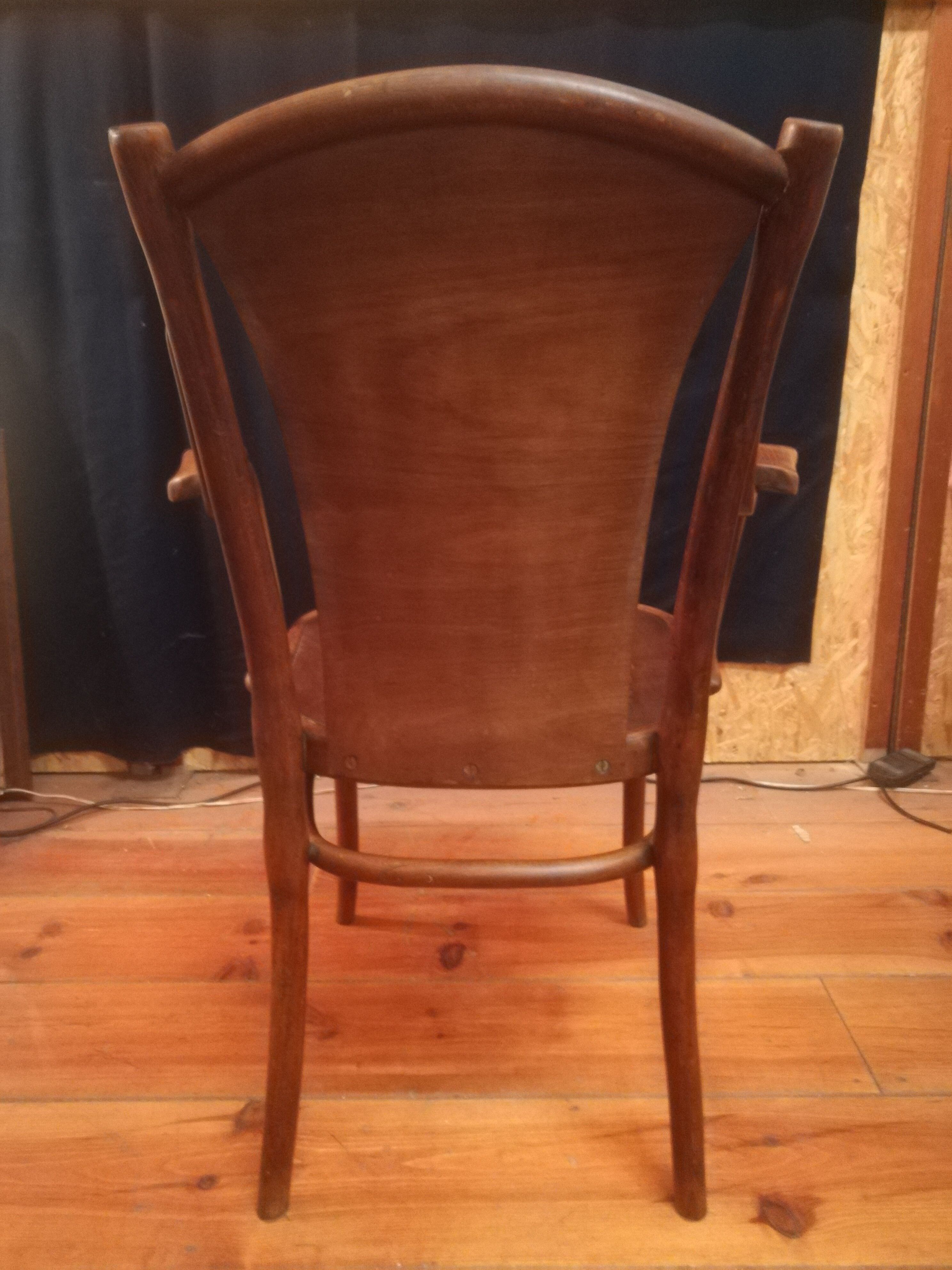 Thonet armchair in curved wood and stylized patterns