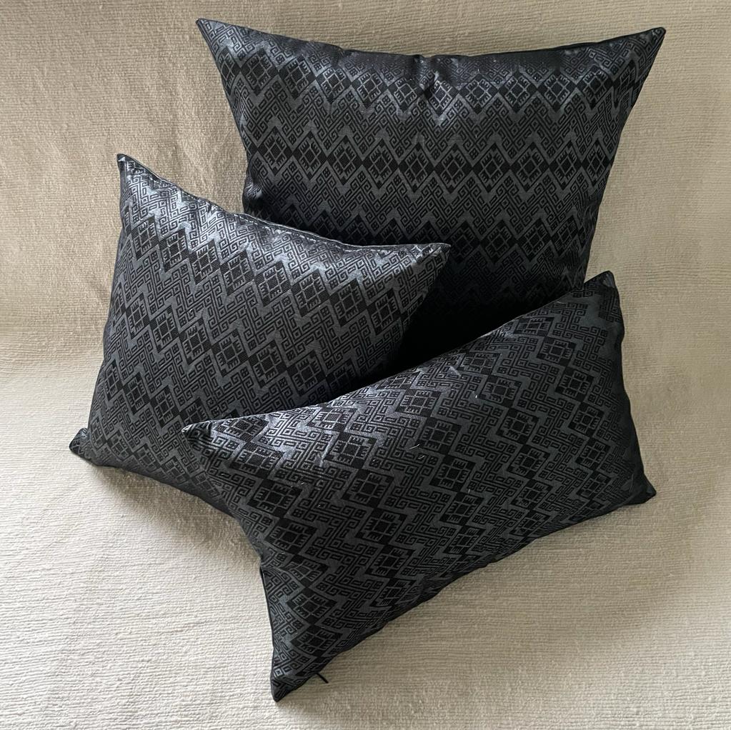 Cushion Kachin midnight blue 30x50 cm