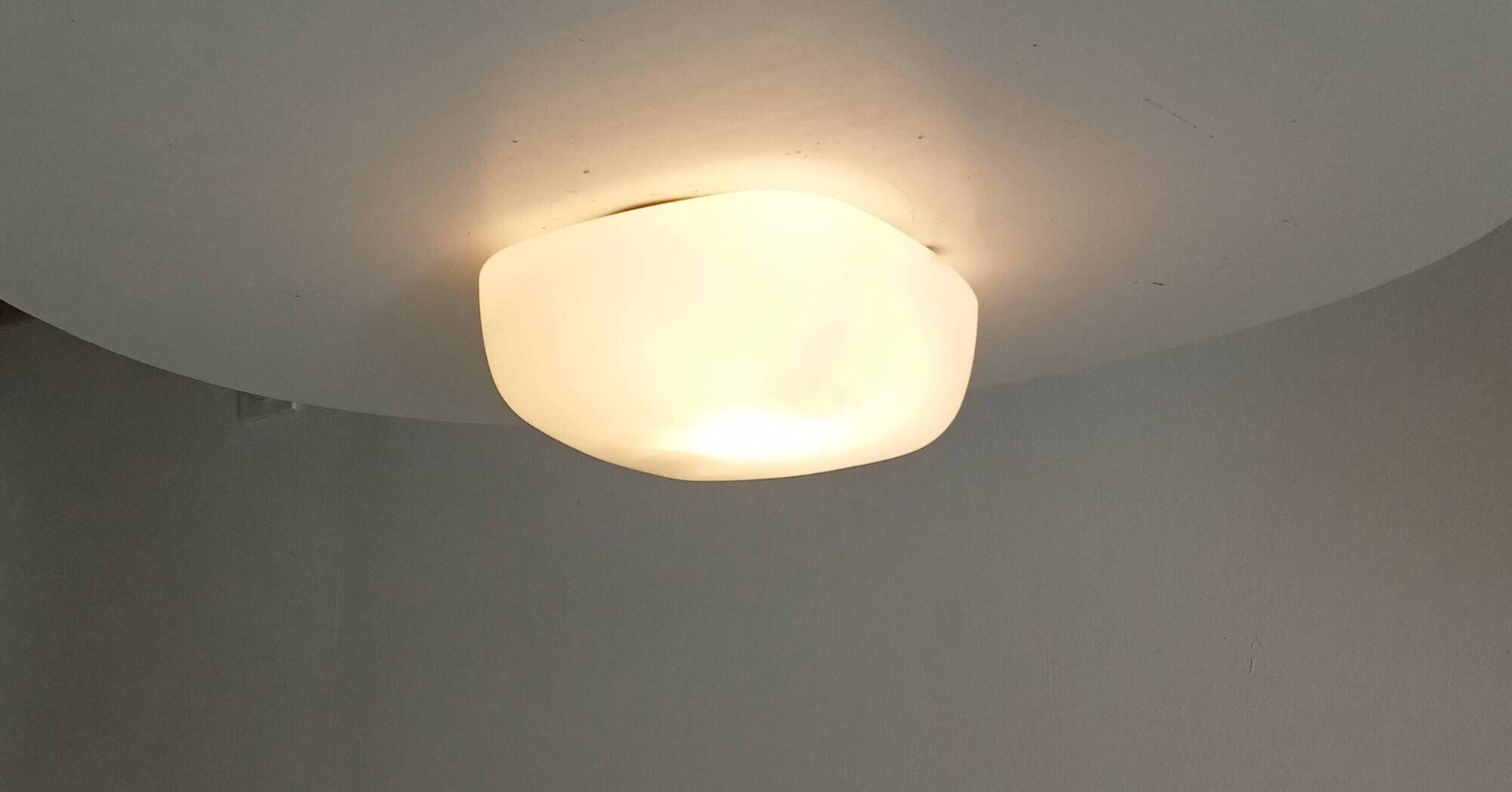 Vintage Italian ceiling light in opaline from the 1960s.