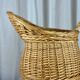 Panier en osier en forme de carafe aiguière