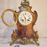 Violin clock and its Louis XV candlesticks