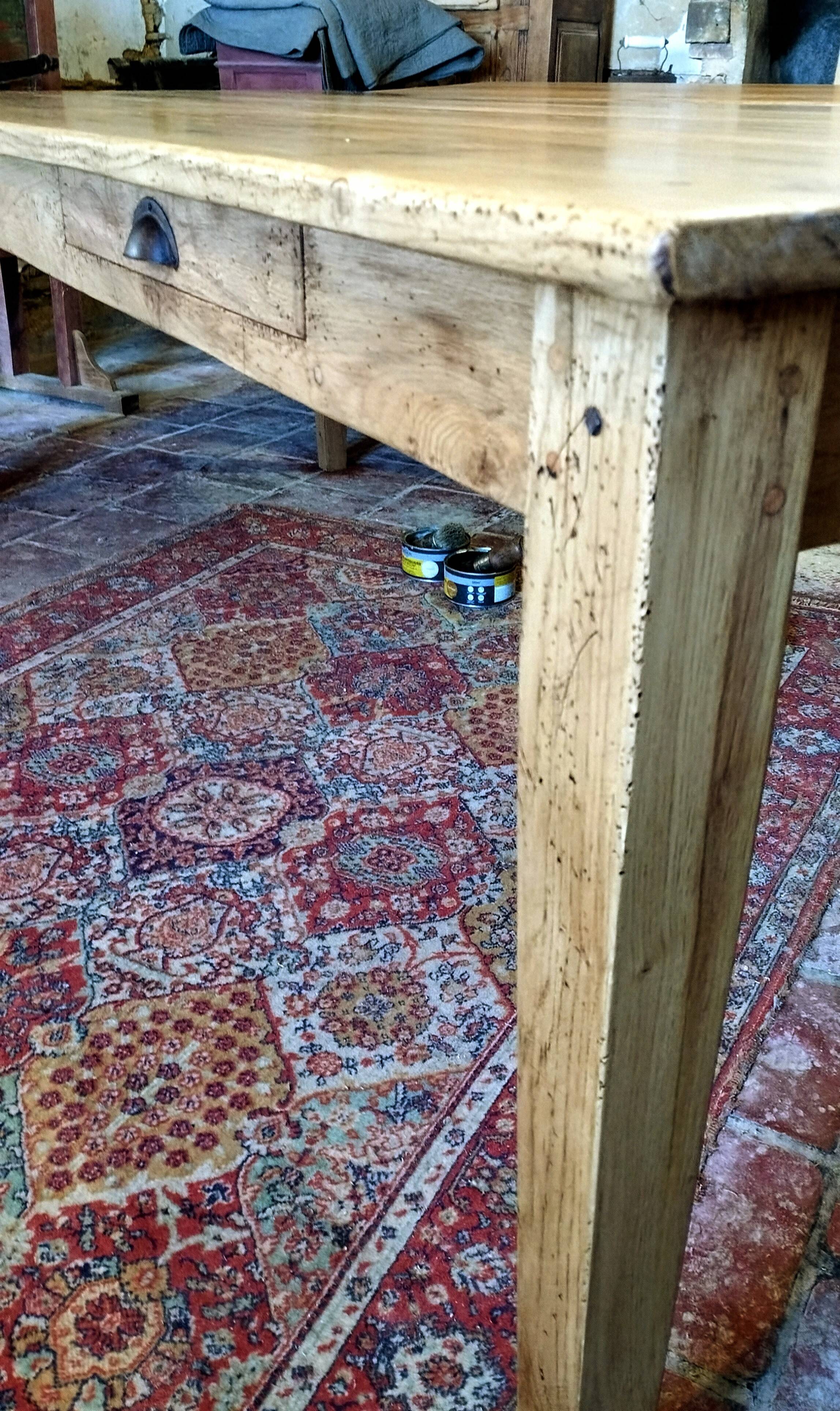 Table de ferme 230 x100 ,chêne clair patiné,