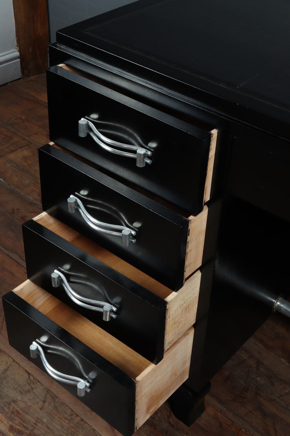 Art deco desk in black piano lacquer