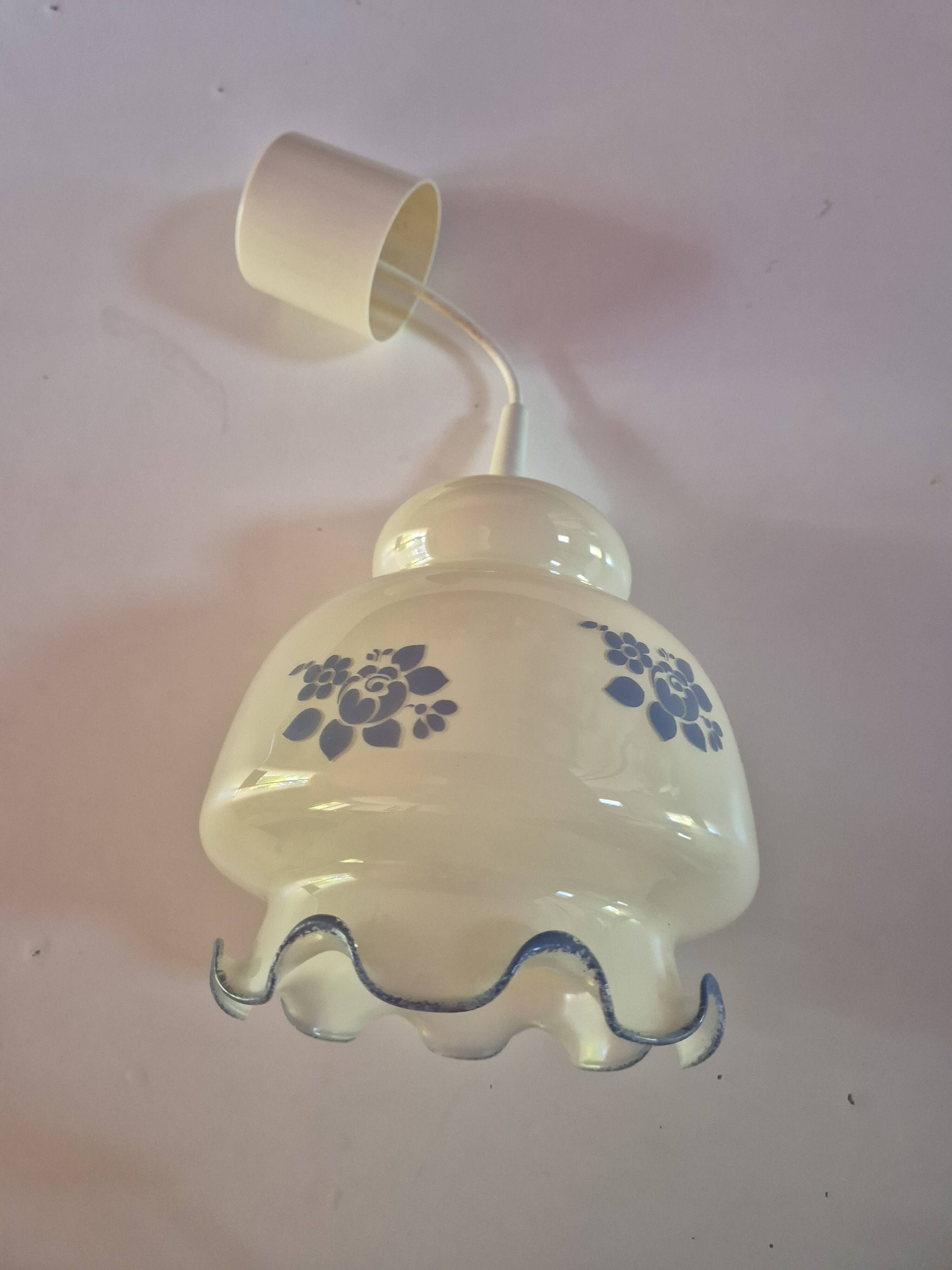 luminaire suspension vintage ceramique blanche fleurs bleue