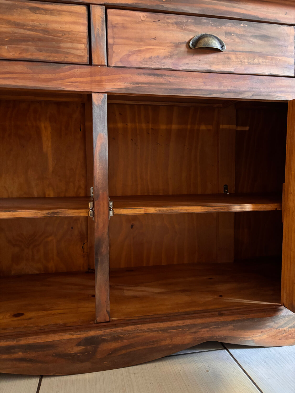 Solid wood sideboard - authentic style